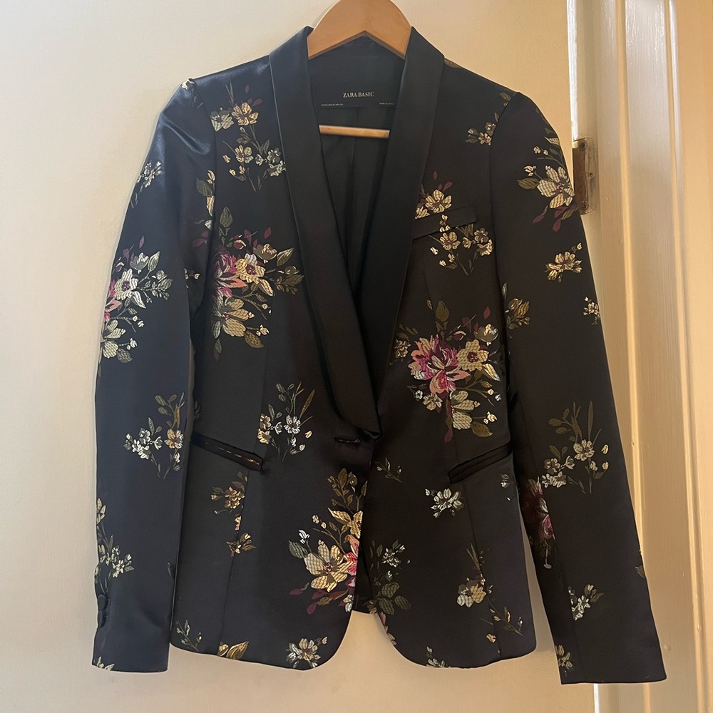 Zara Basic Patterned Blazer Size Xs Never Worn! - image 1